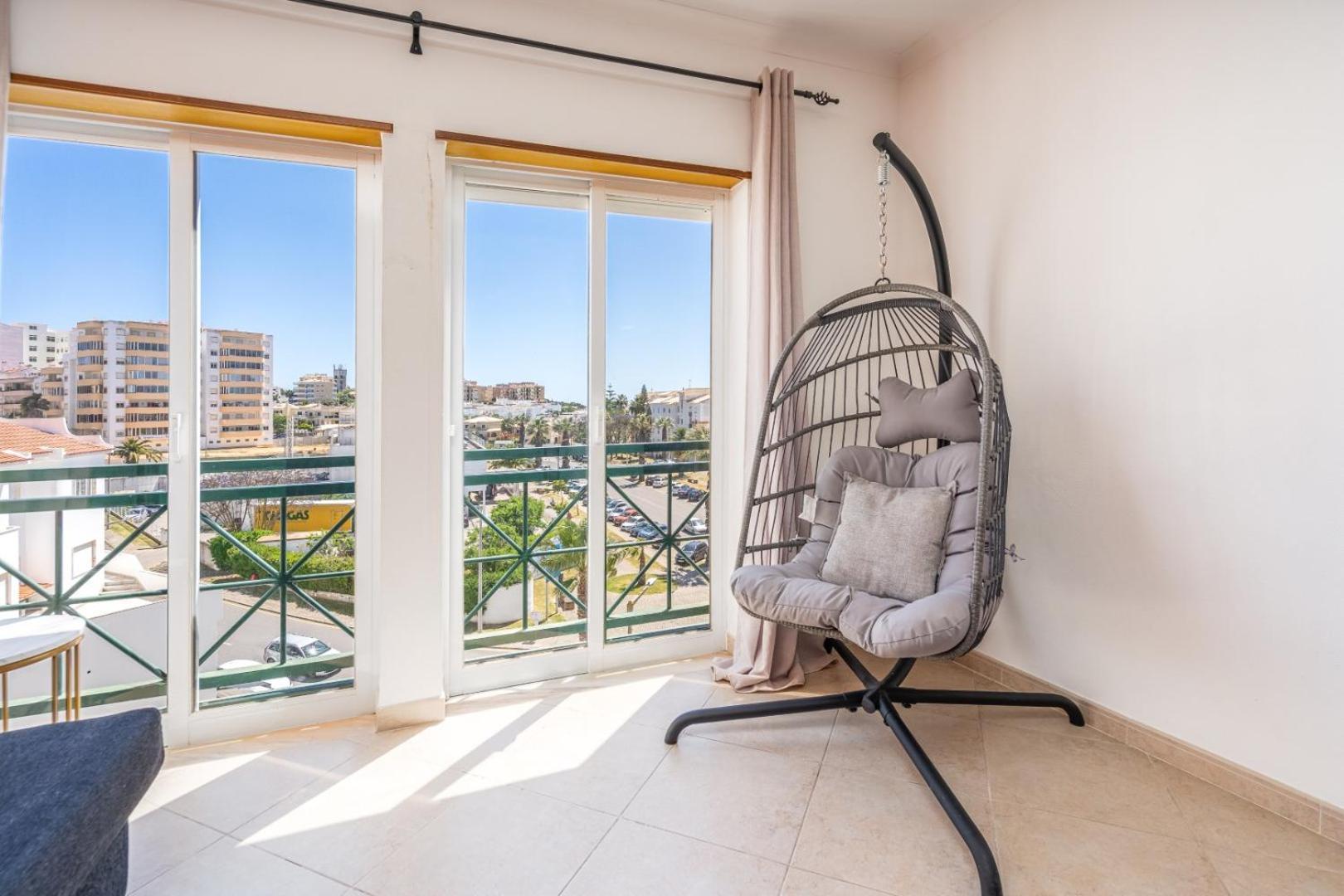 Two Bedroom Apartment - 110M2, Ac, Terrace, Wi-Fi Lagos Buitenkant foto
